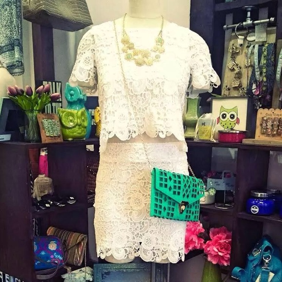 NWOT White Lace Skirt - Picture 5 of 6